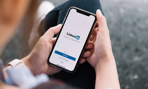 How to Use LinkedIn to Grow Your Career